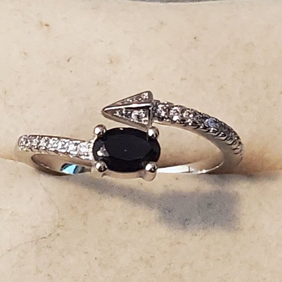 Silver Tone Size 8 Onyx Wrap Ring Arrow Fashion - Picture 2 of 2